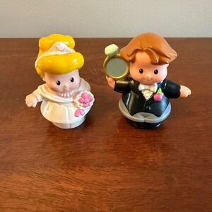 Fisher-Price Little People Bride & Groom Wedding Figures (2-Piece Lot)